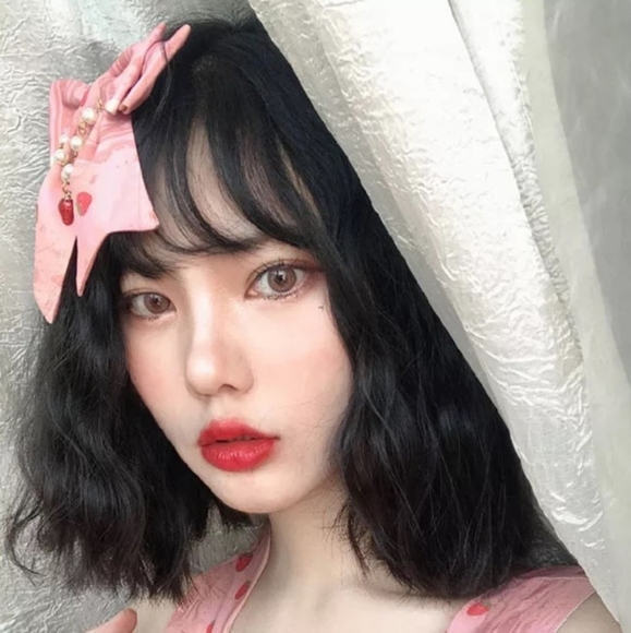 Curly Black Wig  Shoulder length Medium Short  main image 5